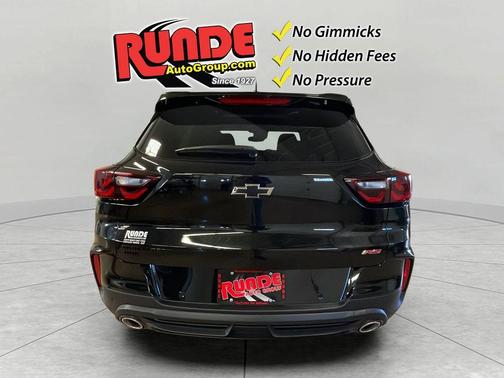 Mosaic Black 2026 Chevrolet Trailblazer RS