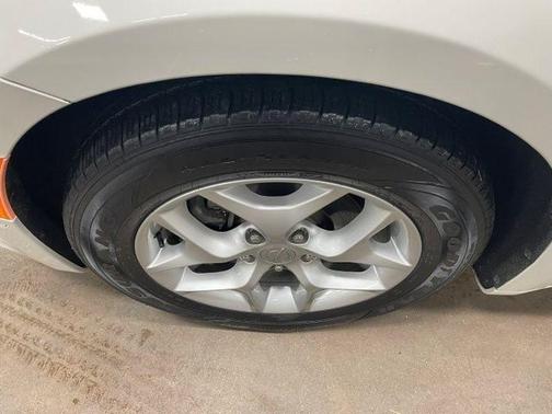 White 2019 Chrysler Pacifica Touring-L Plus