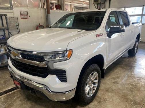 Summit White 2026 Chevrolet Silverado 1500 LT