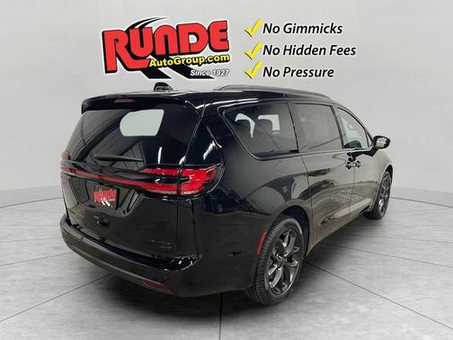 Diamond Black 2027 Chrysler Pacifica LIMITED