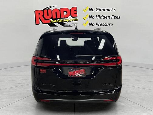Diamond Black 2027 Chrysler Pacifica LIMITED