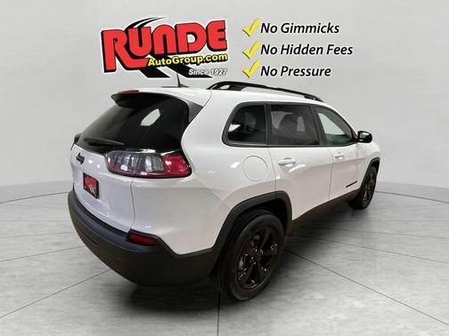 2023 Jeep Cherokee Altitude Lux