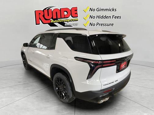 Summit White 2026 Chevrolet Traverse LT