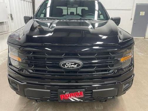 Agate Black Metallic 2026 Ford F-150 XLT