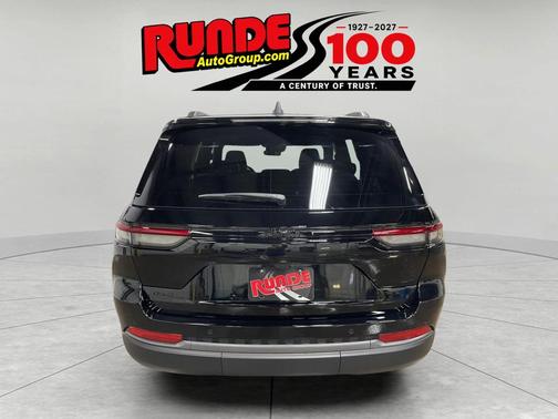 Gloss Black 2027 Jeep Grand Cherokee Laredo