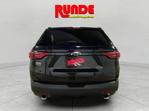 Midnight Black 2023 Chevrolet Traverse LT Cloth