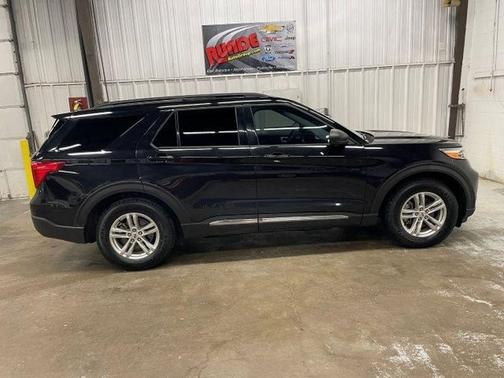 Black 2023 Ford Explorer XLT