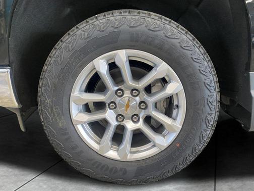 Jet Black 2026 Chevrolet Silverado 1500 LT