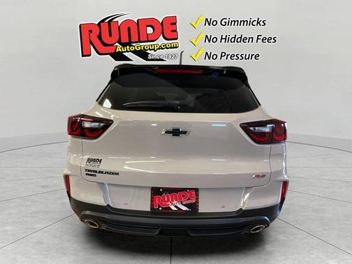 White Sand 2026 Chevrolet Trailblazer RS