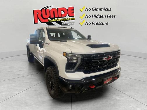 Summit White 2026 Chevrolet Silverado 2500 ZR2