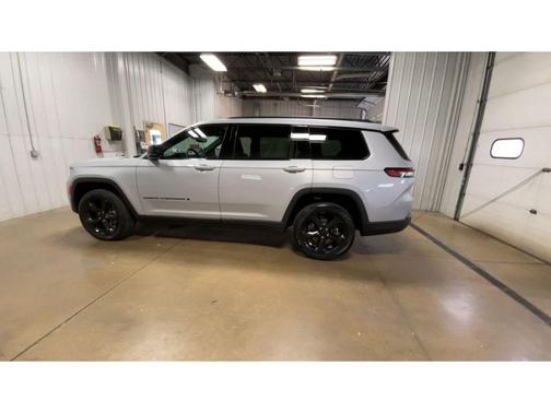2022 Jeep Grand Cherokee L Laredo