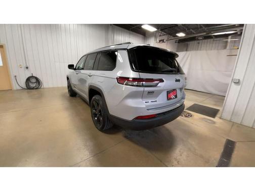 2022 Jeep Grand Cherokee L Laredo