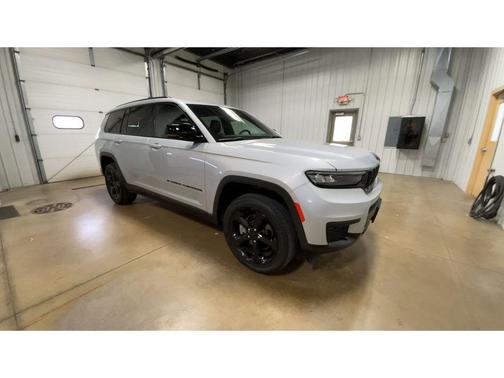 2022 Jeep Grand Cherokee L Laredo