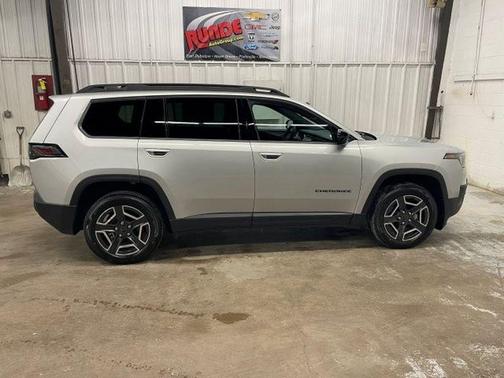 Silver Zynith Clearcoat 2026 Jeep Cherokee LAREDO/LIMITED