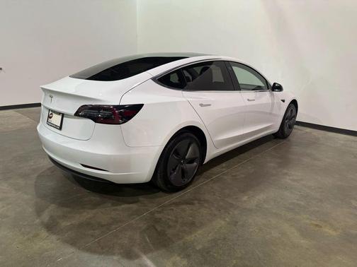2020 Tesla Model 3 Standard Range Plus