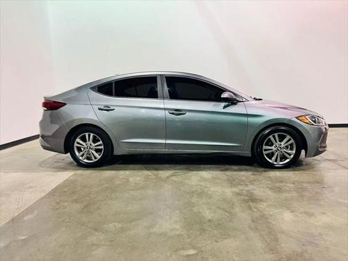 2017 Hyundai ELANTRA SE Value Edition