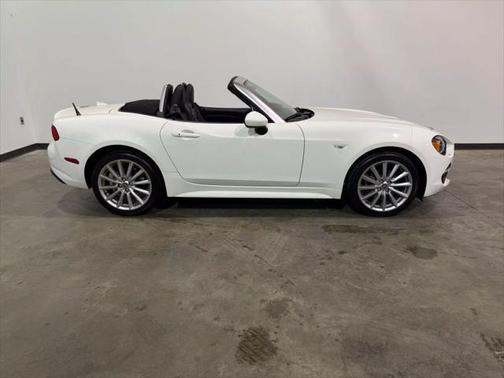 2017 FIAT 124 Spider Base