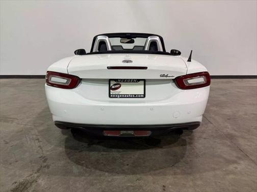 2017 FIAT 124 Spider Base