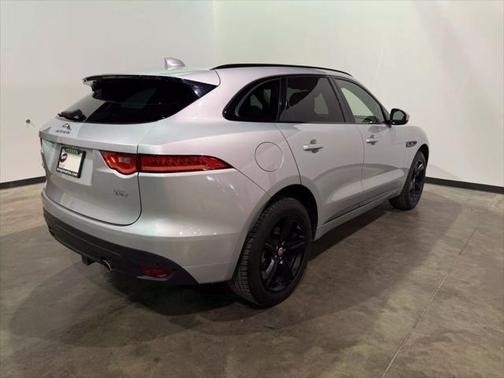 2017 Jaguar F-PACE 35t R-Sport