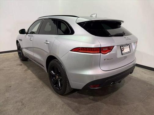 2017 Jaguar F-PACE 35t R-Sport