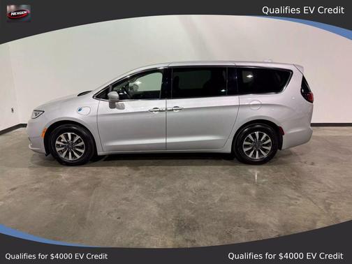 2022 Chrysler Pacifica Hybrid Touring L