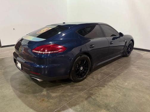 2014 Porsche Panamera 4
