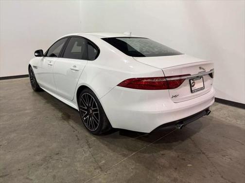 2016 Jaguar XF 35t R-Sport