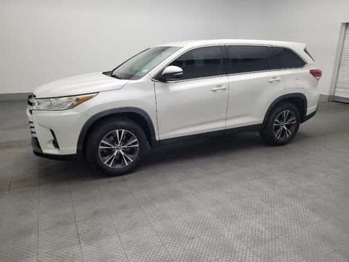 Blizzard Pearl 2019 Toyota Highlander LE I4