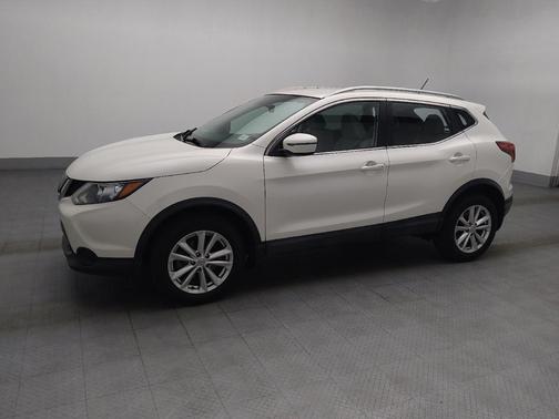 White 2018 Nissan Rogue Sport SV