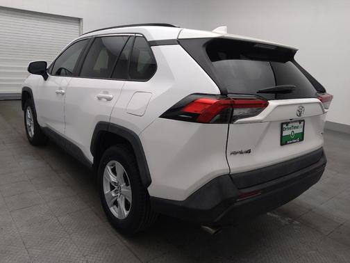 Super White 2019 Toyota RAV4 XLE