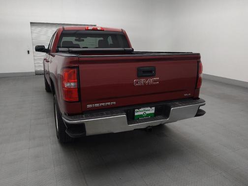 Red 2018 GMC Sierra 1500 SLE