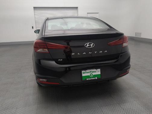 2019 Hyundai ELANTRA SE