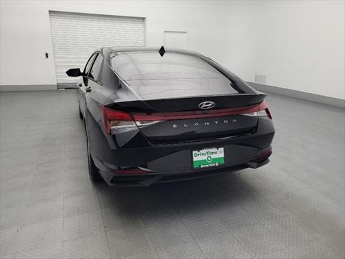 2021 Hyundai ELANTRA SE