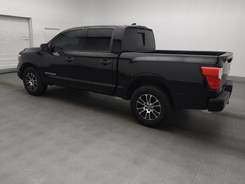 Super Black 2022 Nissan Titan SV