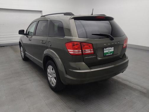 Olive Green Pearlcoat 2018 Dodge Journey SE