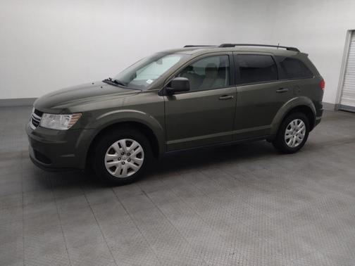 Olive Green Pearlcoat 2018 Dodge Journey SE