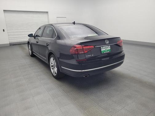 2017 Volkswagen Passat 1.8T SE w/Technology
