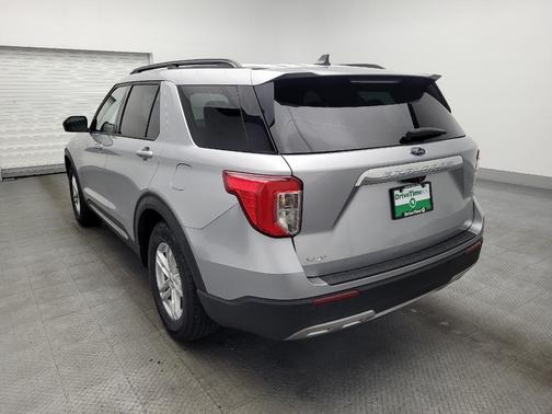Iconic Silver Metallic 2021 Ford Explorer XLT