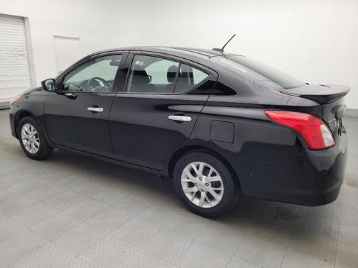 Super Black 2018 Nissan Versa 1.6 SV