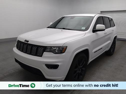 Bright White Clearcoat 2021 Jeep Grand Cherokee Laredo