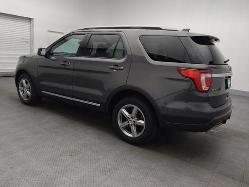 Magnetic Metallic 2019 Ford Explorer XLT