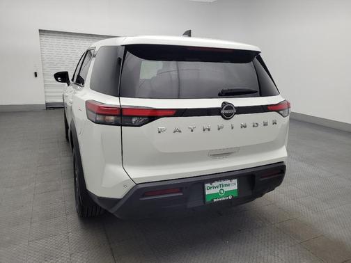 2023 Nissan Pathfinder S FWD