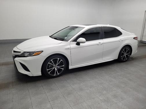 2019 Toyota Camry Hybrid SE