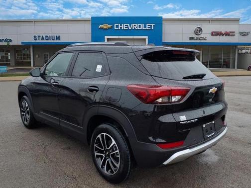 Mosaic Black Metallic 2026 Chevrolet Trailblazer LT