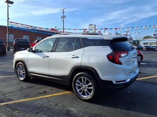 2022 GMC Terrain SLT