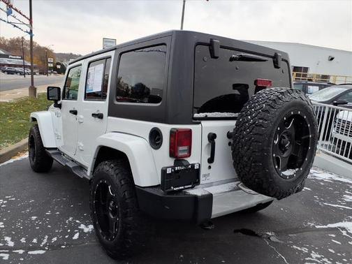 2016 Jeep Wrangler Unlimited Sahara