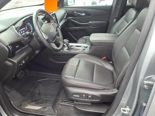 Sterling Gray Metallic 2023 Chevrolet Traverse RS