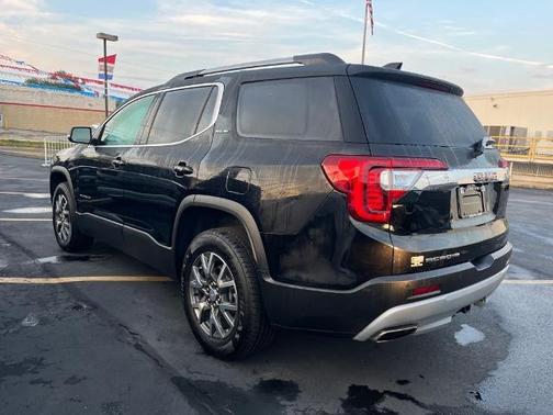 2022 GMC Acadia SLE
