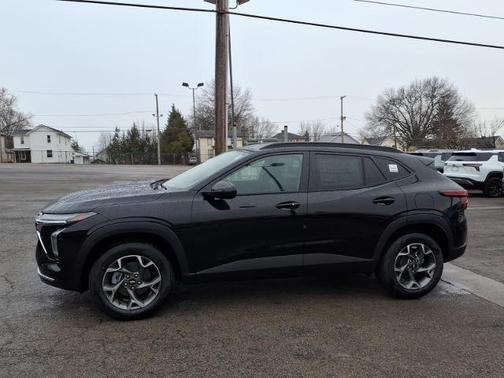 Mosaic Black Metallic 2026 Chevrolet Trax LT