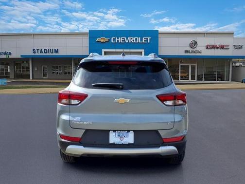 Sterling Gray Metallic 2026 Chevrolet Trailblazer LT